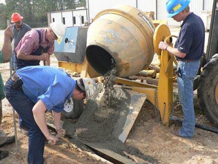 Vữa xi măng chứa barite có tác dụng ngăn các tia bức xạ trong quá trình sử dụng năng lượng hạt nhân.
